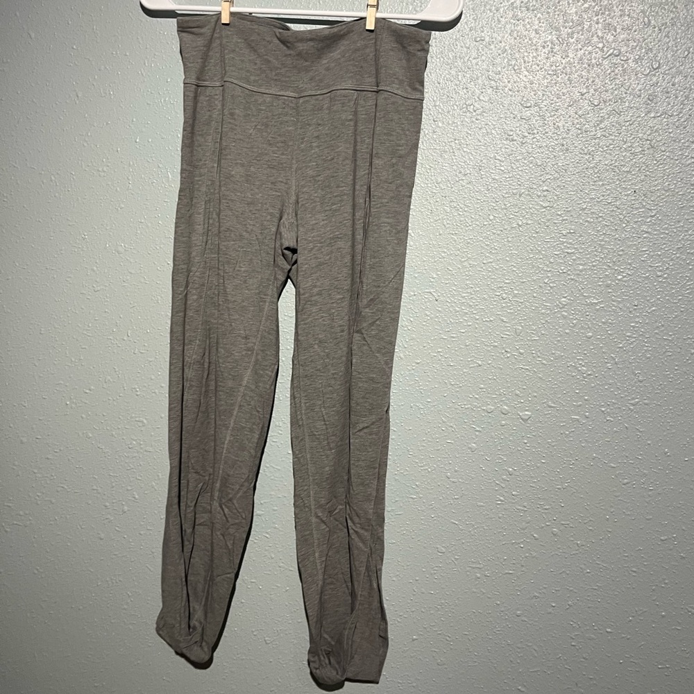 Lululemon Superb Jogger size 6